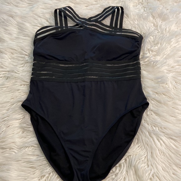 Hilor Women’s One Piece Swim color black brand new with tag size XL /14 - Picture 8 of 8